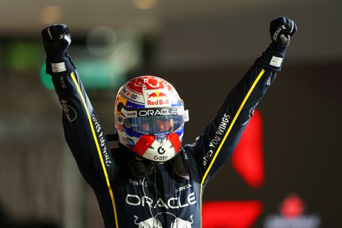 Max Verstappen houdt titelstrijd in leven met indrukwekkende zege in GP van Las Vegas