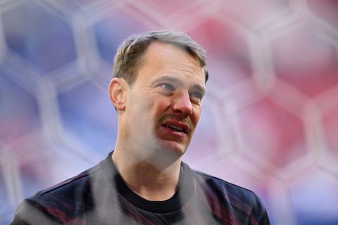 Topkeeper (39) gespot met nieuwe look: 'Om aandacht te vragen'