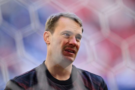 Topkeeper (39) gespot met nieuwe look: 'Om aandacht te vragen'