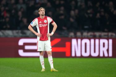 Ajax-aanvoerder stevig aan de tand gevoeld na nieuwe afgang in eigen ArenA: 'Moet je je schamen?'