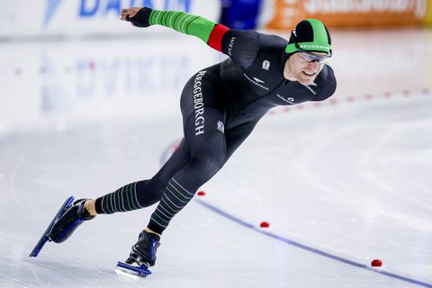 Nederlandse topschaatser revancheert zich met geweldige prestatie na zorgwekkende val
