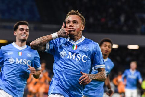 Noa Lang spreekt zich uit over 'moeilijke periode' na eerste goal voor Napoli: 'Ik was het er niet altijd mee eens'