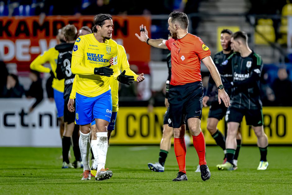PEC Zwolle dient protest in bij spelregelorganisatie na onterecht afgekeurde goal