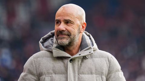 Succescoach Peter Bosz doorstaat dit jaar wél de storm met PSV en krijgt een dikke acht als beloning