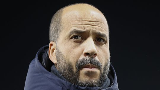 Door AZ ontslagen trainer Pascal Jansen bij Ajax op tribune gespot