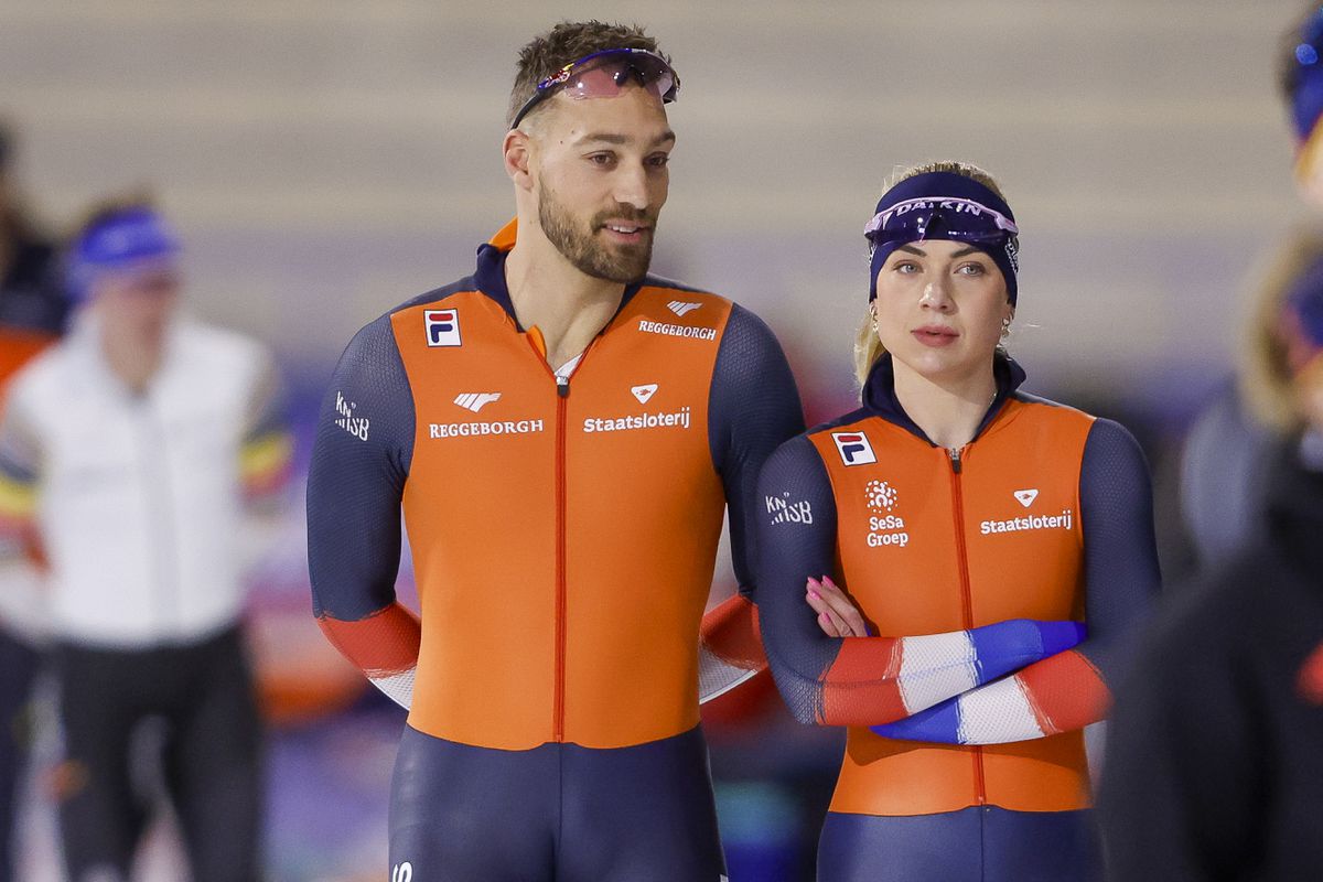 Topschaatser Kjeld Nuis grapt over vriendin Joy Beune na 'laffe hap' tijdens World Cup in Calgary