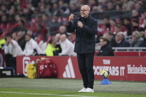 Live Eredivisie | Ajax kan druk op Feyenoord flink opvoeren, Tomiyasu voor het eerst bij de selectie