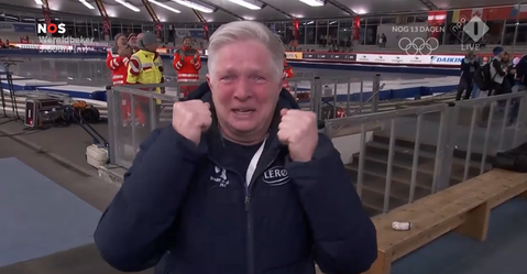 Hevige emoties en tranen na historisch schaatsmoment bij World Cup: 'Echt geweldig'