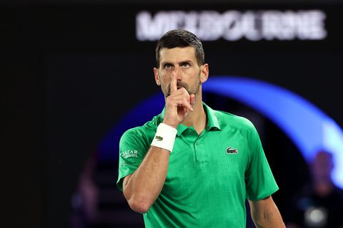 Gefrustreerde Novak Djokovic neemt revanche op 'reuzendoder' Botic van de Zandschulp op Australian Open