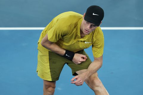 Flinke ophef rond Jannik Sinner: toptennisser 'steelt' zege door opvallende regel op Australian Open