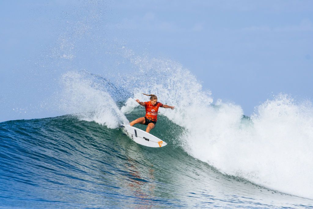 Zoie (14) en Olivier Zietz (18) wonen op Hawaii, maar surfen voor Nederland op WK