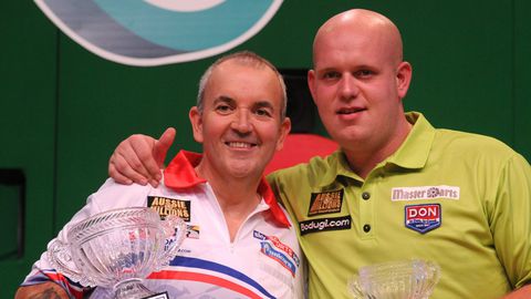 Michael van Gerwen verslaat Phil Taylor met whitewash in last dance der dartslegendes