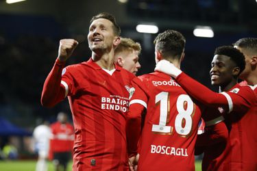 Monsterscore PSV in Zwolle, Luuk de Jong kroont zich in doelpuntenregen tot topscorer