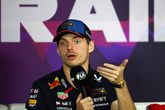 Max Verstappen tijdens een interview na de testdagen in Bahrein. ©Getty Images