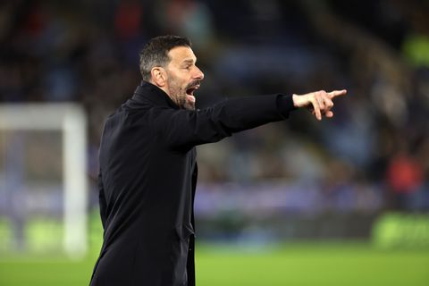 Bulldozer gaat door technische staf Ruud van Nistelrooij na dramatische reeks Leicester City: 'We willen ze bedanken'