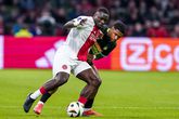 Brian Brobbey en Ryan Flamingo in duel bij Ajax - PSV, eerder dit seizoen © Getty Images.