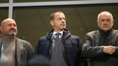 Voetbalbaas slaat terug: 'Het zijn vooral de goedbetaalde spelers die klagen'