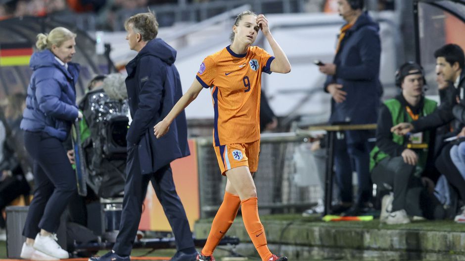 Topspits Vivianne Miedema maakt na twee jaar ellende iets bijzonders mee: 'Gebeurt niet vaak'