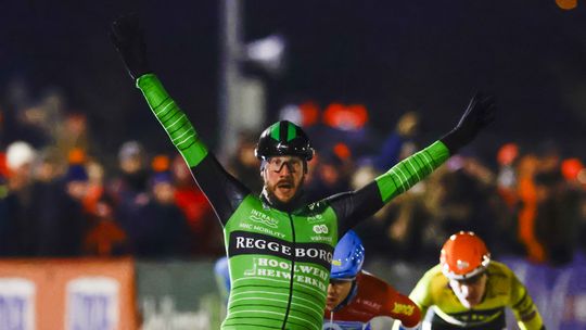 Gestopte topschaatser doet opmerkelijke uitspraken over iconische race: 'Dan kun je beter gaan feesten'