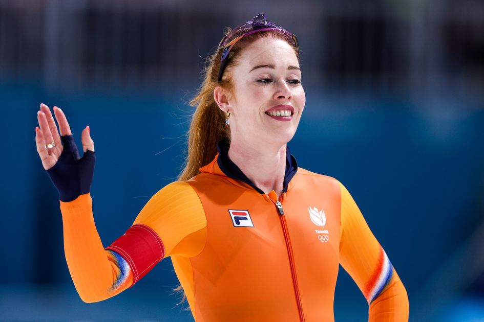 Vakantiefoto's Antoinette Rijpma-de Jong leiden tot hilarische vraag van volgers: 'Niks moet, alles 