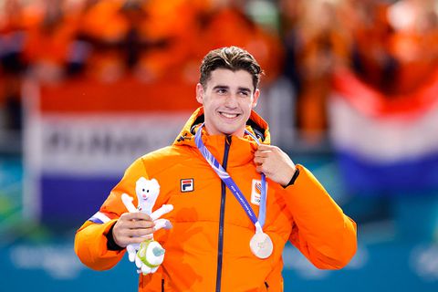 Begeerde Jenning de Boo reageert op pikante vraag: 'Straks ga ik lekker scrollen'