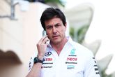 Toto Wolff zit in de hoek waar de klappen vallen. © Getty Images