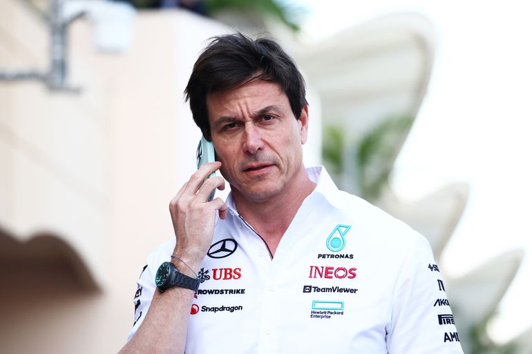 Toto Wolff snapt twijfels over zijn positie na rampzalige race: 'Wil mezelf op mijn neus slaan'