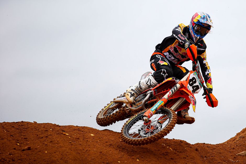 Pechweekend voor Jeffrey Herlings bij MXGP in Spanje, Kay de Wolf wint weer in MX2