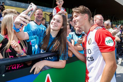 'Dan ben ik de psycho!?' Ex-vriendin van Excelsior-speler Lennard Hartjes gaat los op TikTok