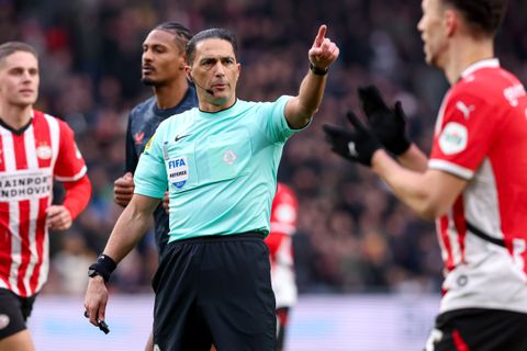 Dit is de scheidsrechter bij PSV - Ajax: toparbiter floot ook vorige ontmoeting tussen de titelkandidaten