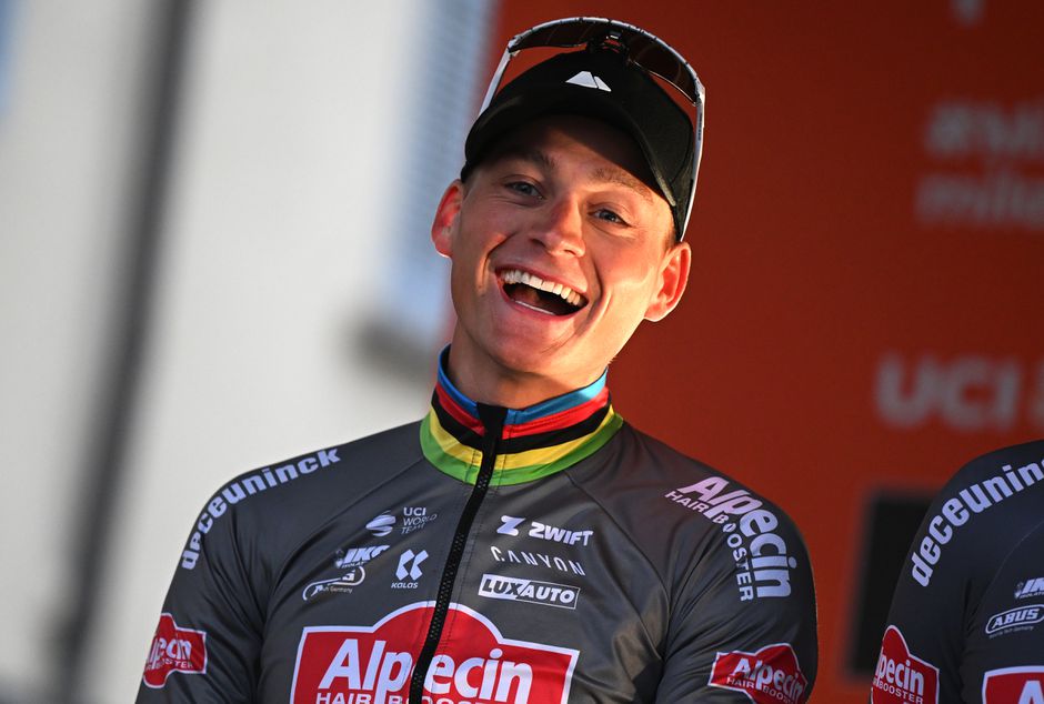 Hilariteit om actie in Milaan - Sanremo: ‘Dat is het geheim van Mathieu van der Poel’