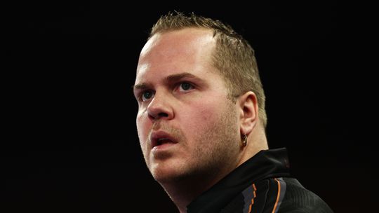 Darter Dirk van Duijvenbode tijd vastgehouden op vliegveld: 'Ze dachten dat het een bom was'