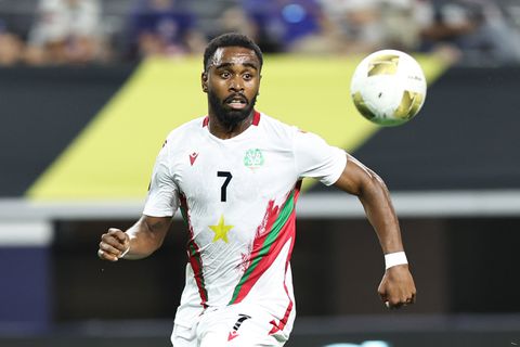 TV-gids Suriname - Bolivia in play-offs WK voetbal: NOS komt op 'laatste moment' met nieuws