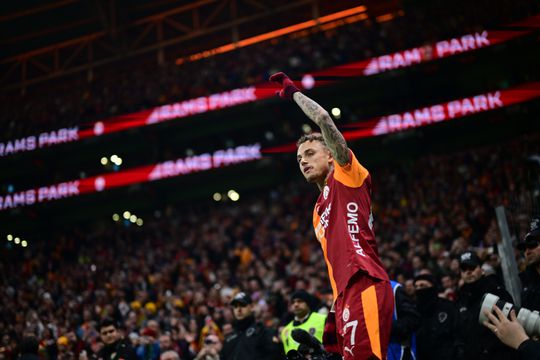 Noa Lang geniet van het leven bij Galatasaray en wil wereldkampioen worden met Oranje: 'Ik heb nergens spijt van'