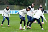 PSV kan zich moeilijk inhouden op de training. © Getty Images