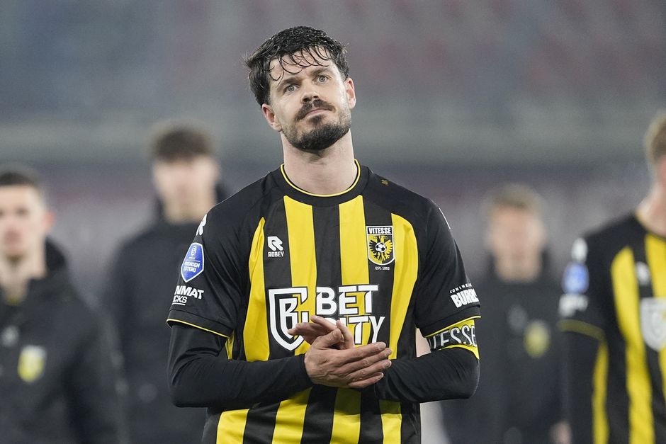Marco van Ginkel stopt waarschijnlijk bij Vitesse: 'Kunstgras in KKD is een grote complicatie'