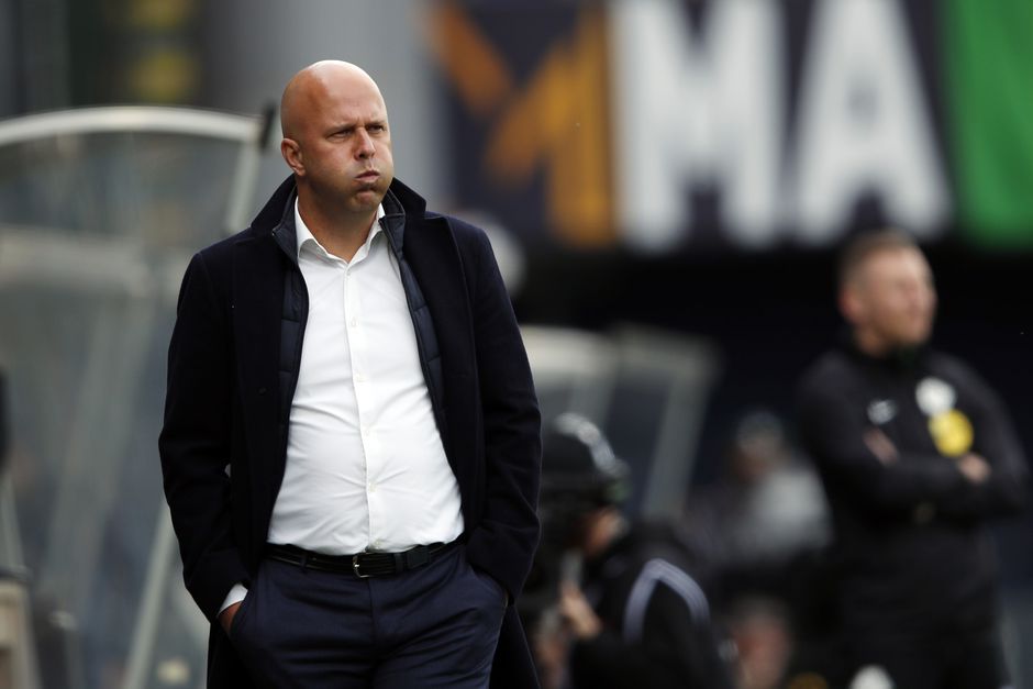'Crazy, sexy voetbal' van Arne Slot bevalt niet iedereen in Engelse media: 'Zo worden we Manchester United'