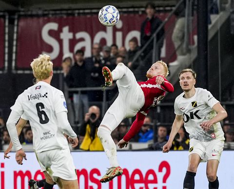 Goal van het seizoen? AZ-speler Mexx Meerdink spoelt met fenomenale omhaal bekerdrama weg