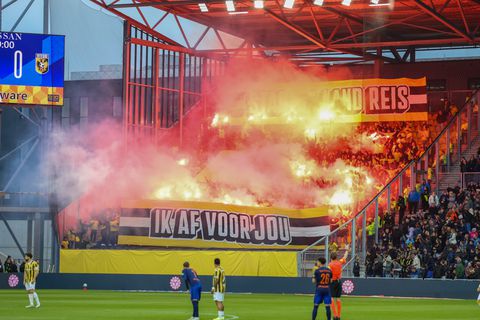 Laatste wedstrijd Henk de Jong als hoofdtrainer bij Cambuur eindigt met gitzwart randje: 'Schandalig'