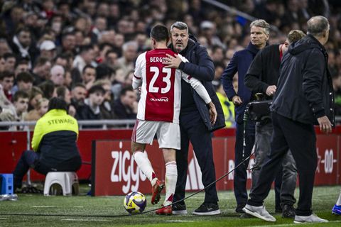 Oscar Garcia deelt slecht nieuws: Ajax in aanloop naar duel met NAC nog altijd zonder steunpilaar
