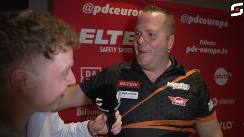 Dolblije Dirk van Duijvenbode zoekt lachend de 'confrontatie': 'Moet je er nog één?'