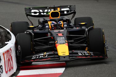 Max Verstappen moppert ook in VT2 in Monaco: 'Ik voel me net een kangoeroe, krijg er hoofdpijn van!'