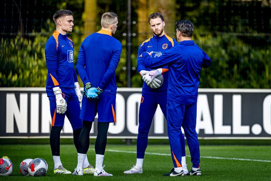 Advies voor bondscoach Ronald Koeman in aanloop naar EK: ‘Vier doelspelers is goede en gezonde gedachtegang’