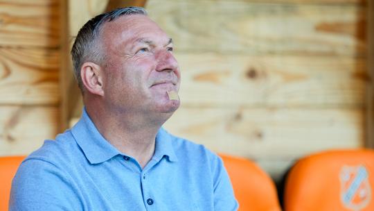 Ron Jans (67) onthult met welke trainer hij het óók aan de stok kreeg