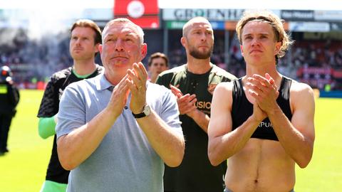 Afscheid van FC Utrecht-trainer Ron Jans (67) eindigt in mineur: 'Ik heb zoveel mooie momenten meegemaakt'