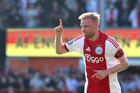 Ajax-aanvoerder Davy Klaassen woedend vlak voor penaltyserie tegen Utrecht: 'Zijn toch geen amateurs?'