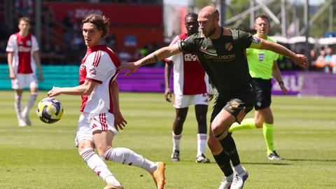 LIVE play-offs | Alles of niets voor Ajax en FC Utrecht: Amsterdammers meermaals dicht bij openingstreffer