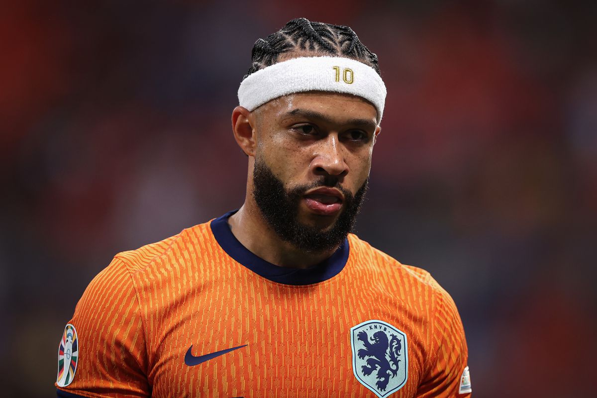 Nederlanders onverbiddelijk voor Memphis Depay: 'Hij speelt de vedette, maar is het niet'