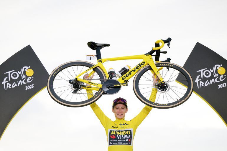 Prijzengeld Tour de France 2024 | Dit bedrag kunnen Tadej Pogacar en Jonas Vingegaard bij elkaar fietsen