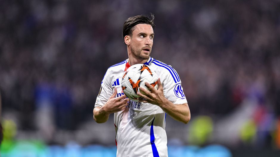 Keiharde straf voor Franse topclub Olympique Lyon vanwege financiële wanorde
